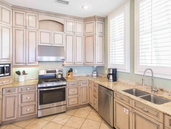 Four Bedroom Beach Front Destin Rental Sleeps Ten