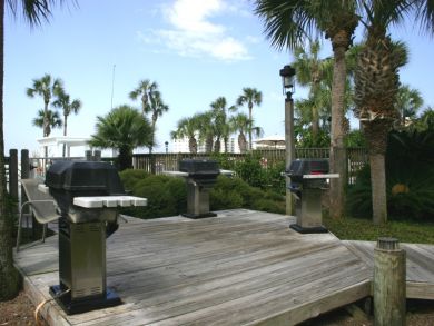 Destin Three Bedroom Rental Sleeps 10 - 150 yards to beach
