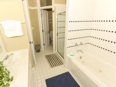 Destin Three Bedroom Rental Sleeps 10 - 150 yards to beach
