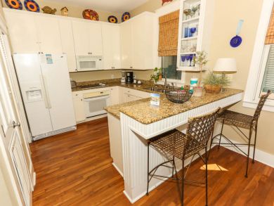 Destin Three Bedroom Rental Sleeps 10 - 150 yards to beach