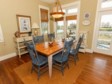 Destin Three Bedroom Rental Sleeps 10 - 150 yards to beach