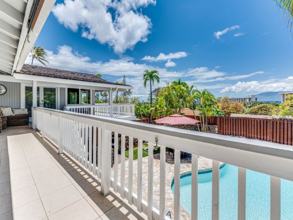 Maui Luxury Villa Sleeps 10 On Golf Course - Pacific Views