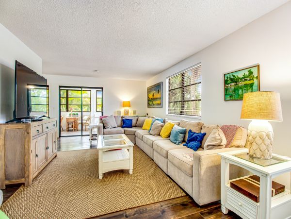 This Updated Pool Home Sleeps Eight Guests North Anna Maria