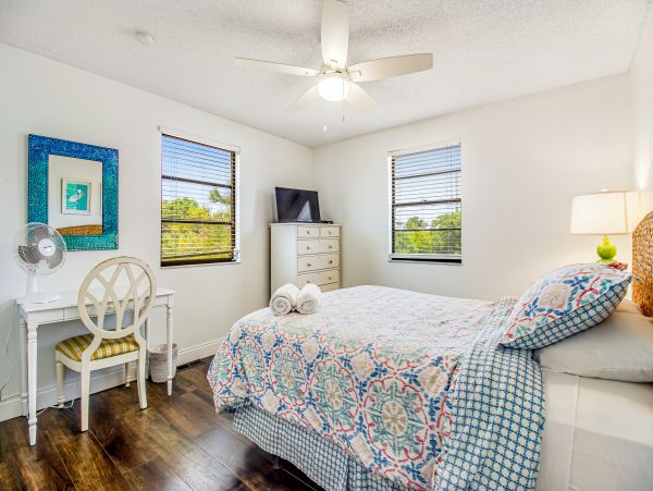 This Updated Pool Home Sleeps Eight Guests North Anna Maria