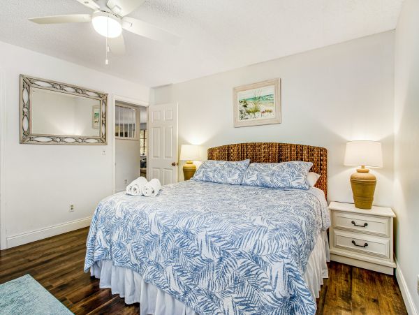 This Updated Pool Home Sleeps Eight Guests North Anna Maria