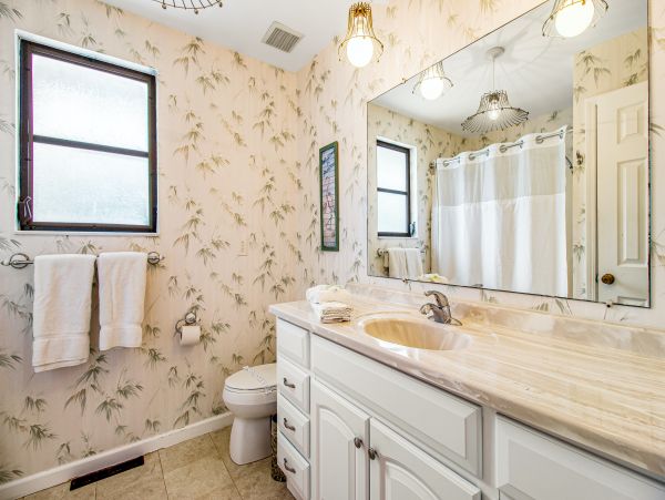This Updated Pool Home Sleeps Eight Guests North Anna Maria