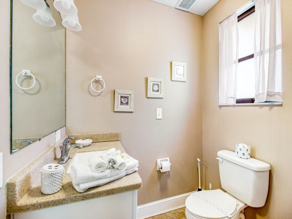 This Updated Pool Home Sleeps Eight Guests North Anna Maria