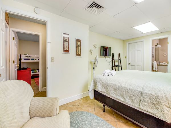 This Updated Pool Home Sleeps Eight Guests North Anna Maria