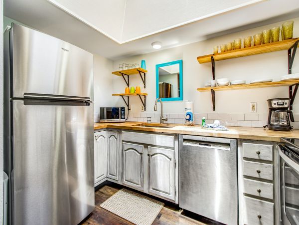 This Updated Pool Home Sleeps Eight Guests North Anna Maria
