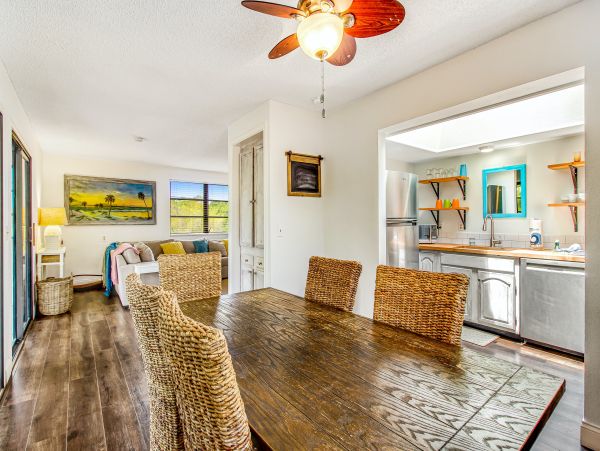 This Updated Pool Home Sleeps Eight Guests North Anna Maria