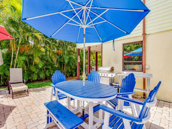 This Updated Pool Home Sleeps Eight Guests North Anna Maria
