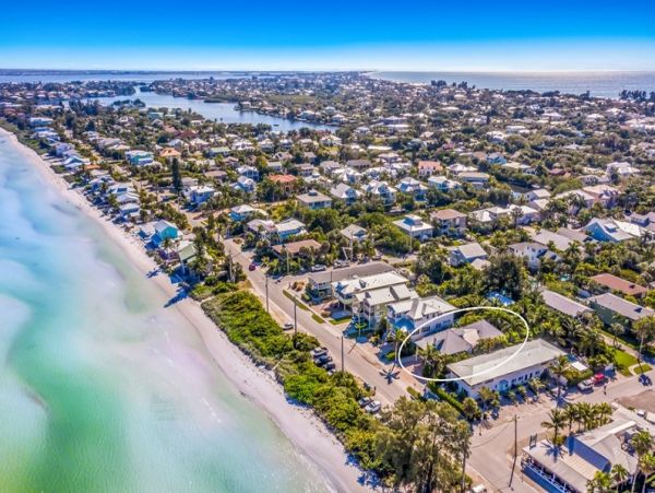 3 bedroom plus loft Anna Maria Vacation home at North End