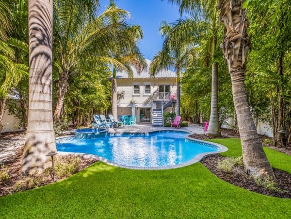 3 bedroom plus loft Anna Maria Vacation home at North End