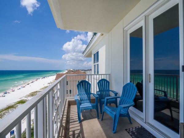 Luxury Four Bedroom Gulf Front Condo that sleeps 10