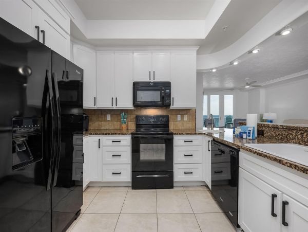 Luxury Four Bedroom Gulf Front Condo that sleeps 10