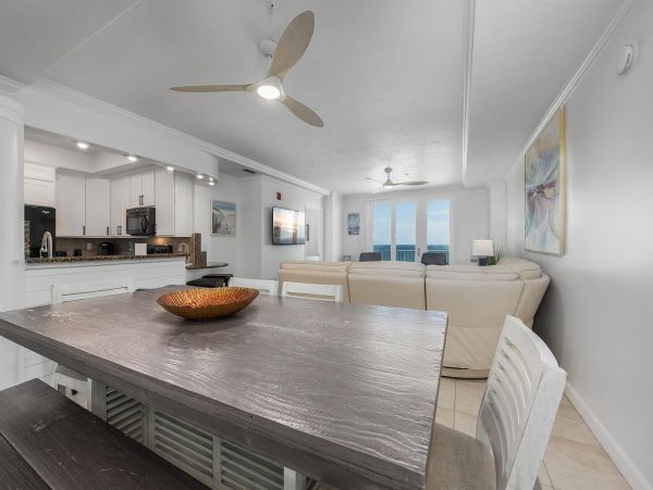 Luxury Four Bedroom Gulf Front Condo that sleeps 10