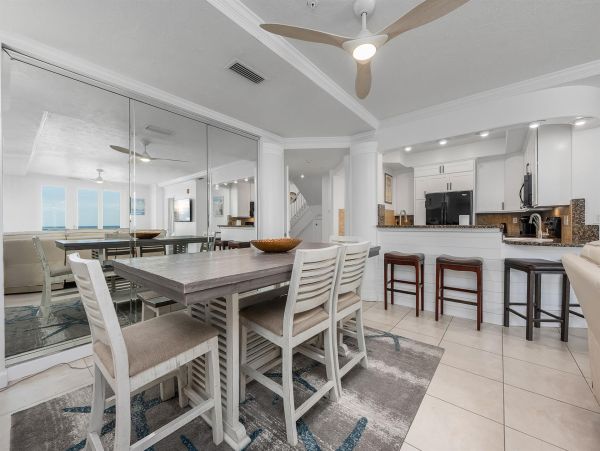 Luxury Four Bedroom Gulf Front Condo that sleeps 10