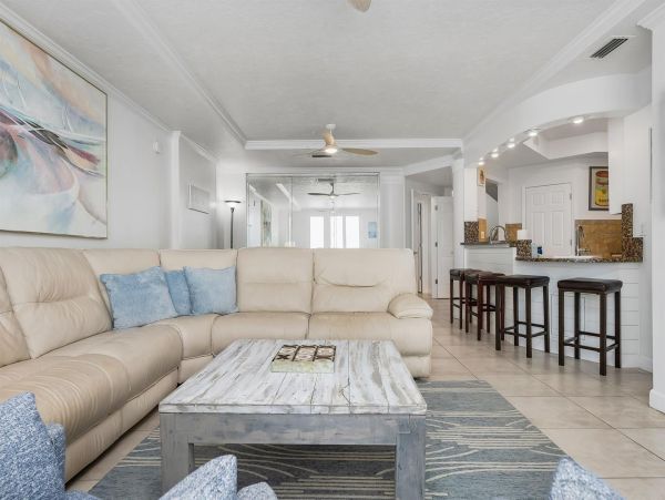 Luxury Four Bedroom Gulf Front Condo that sleeps 10