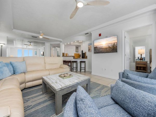 Luxury Four Bedroom Gulf Front Condo that sleeps 10
