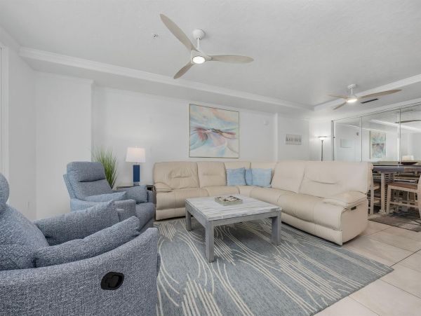 Luxury Four Bedroom Gulf Front Condo that sleeps 10