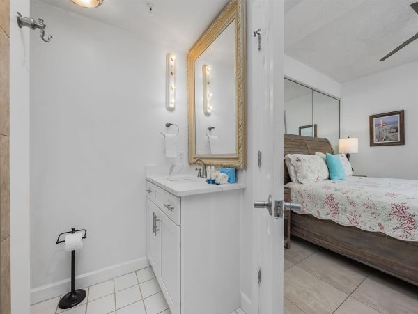 Luxury Four Bedroom Gulf Front Condo that sleeps 10