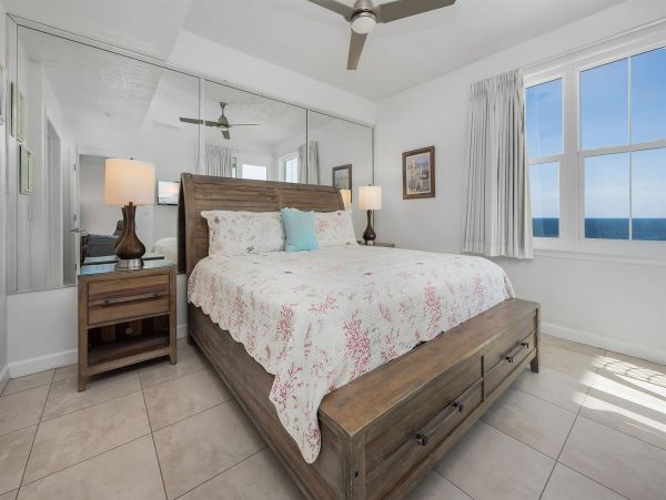 Luxury Four Bedroom Gulf Front Condo that sleeps 10