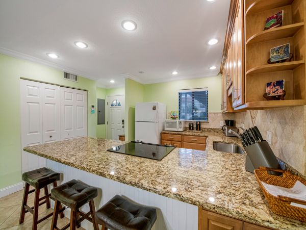 Anna Maria Island Vacation Condo Rental - Cortez Beach Access