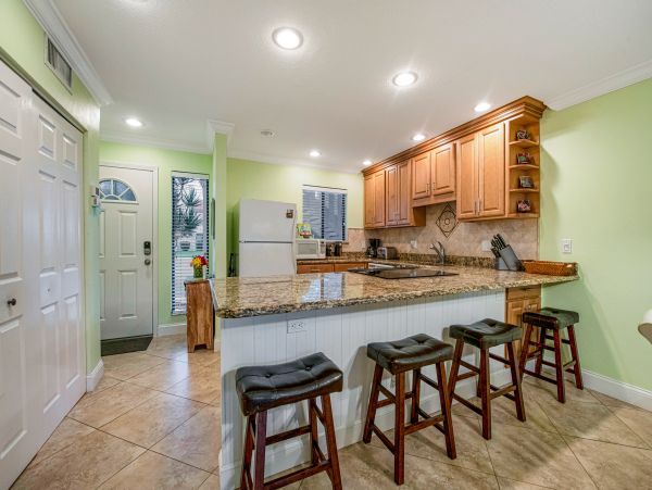 Anna Maria Island Vacation Condo Rental - Cortez Beach Access