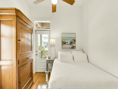 Destin Luxury Four Bedroom Vacation Rental Sleeps 10 Guests
