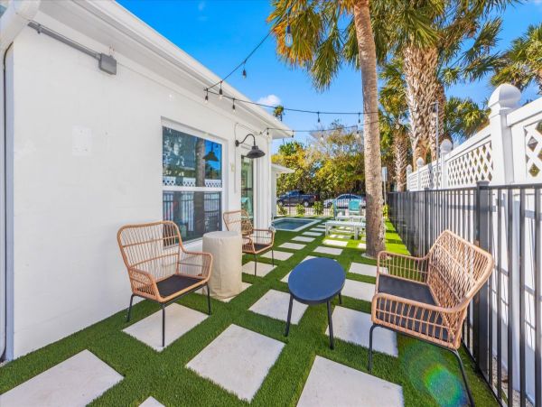 North End Bayside Anna Maria Three Bedroom Rental with Pool