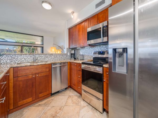Kaanapali Rental Condo with Pool & Two Bedrooms