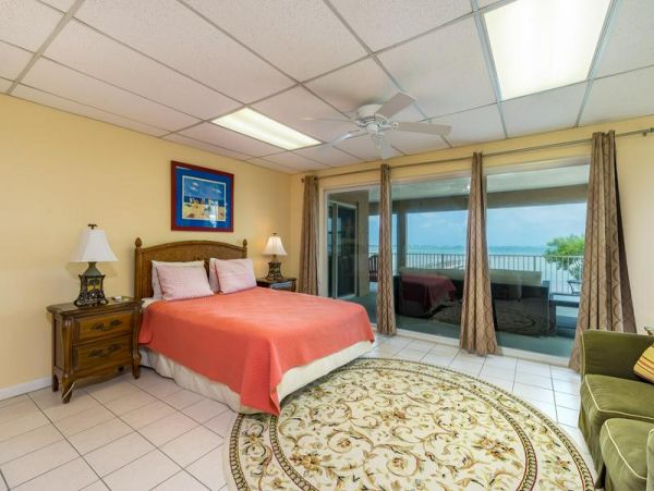 Four Bedroom Vacation Rental in the Florida Keys Pool & Spa