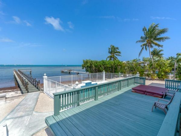 Four Bedroom Vacation Rental in the Florida Keys Pool & Spa
