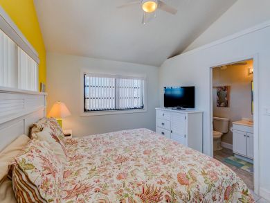 Gulf Front Rental in Fabulous Florida Keys. Four Bedrooms