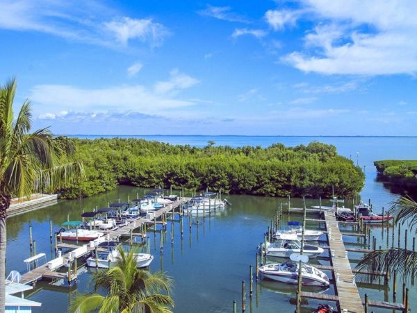Corner Unit privately owned at Captiva