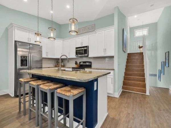 Luxury Anna Maria Island Duplex Three Bedrooms & Pool