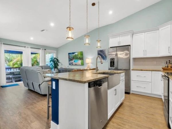 Luxury Anna Maria Island Duplex Three Bedrooms & Pool