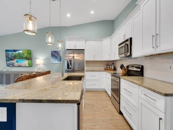 Luxury Anna Maria Island Duplex Three Bedrooms & Pool