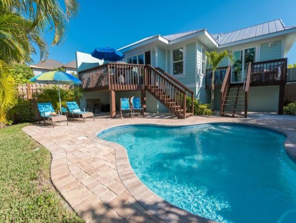 Luxury Anna Maria Island Duplex Three Bedrooms & Pool