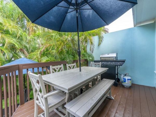 Luxury Anna Maria Island Duplex Three Bedrooms & Pool