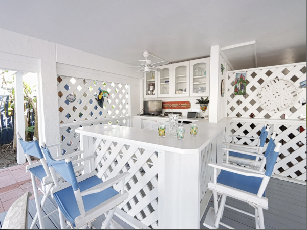 Village of Captiva Private home with pool one block to beach