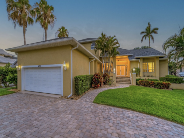Lido Key 4 Bedroom Vacation Rental Walk to Beach & Boat Dock