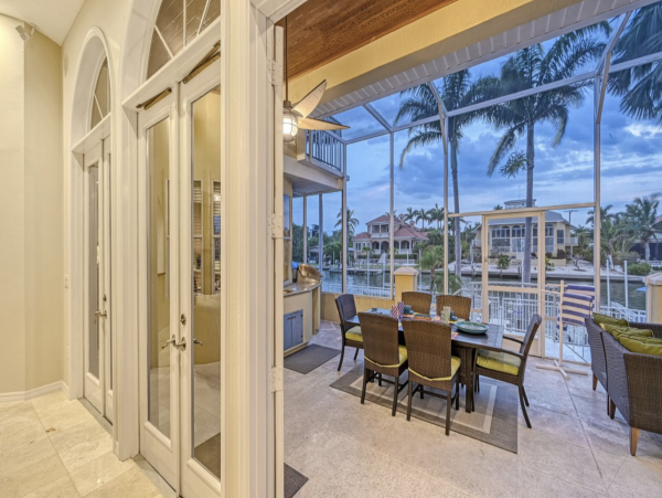 Lido Key 4 Bedroom Vacation Rental Walk to Beach & Boat Dock