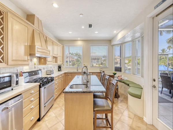Lido Key 4 Bedroom Vacation Rental Walk to Beach & Boat Dock