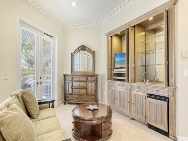 Lido Key 4 Bedroom Vacation Rental Walk to Beach & Boat Dock