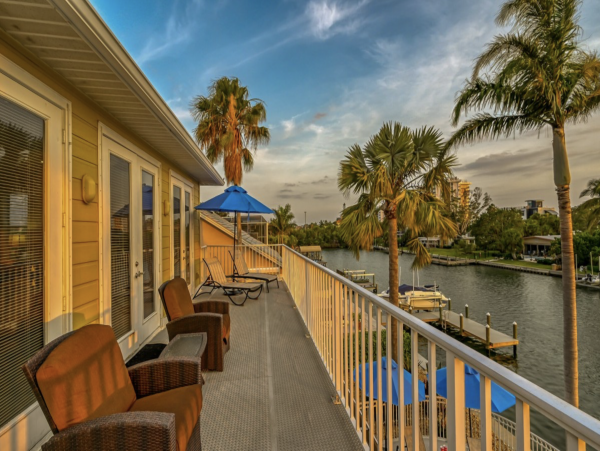 Lido Key 4 Bedroom Vacation Rental Walk to Beach & Boat Dock