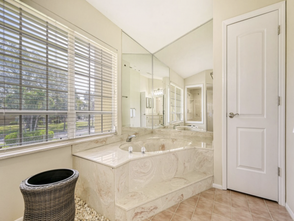 Lido Key 4 Bedroom Vacation Rental Walk to Beach & Boat Dock