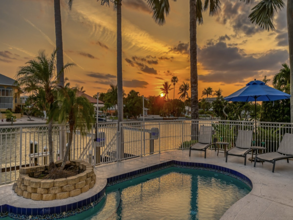 Lido Key 4 Bedroom Vacation Rental Walk to Beach & Boat Dock