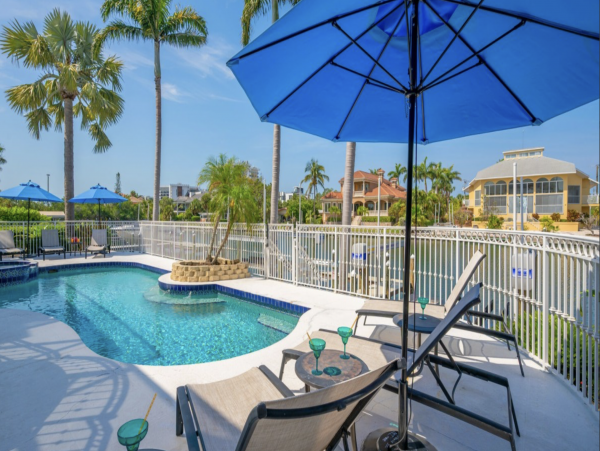 Lido Key 4 Bedroom Vacation Rental Walk to Beach & Boat Dock