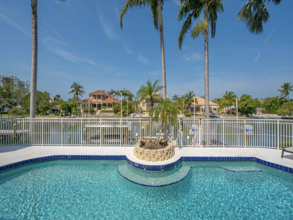 Lido Key 4 Bedroom Vacation Rental Walk to Beach & Boat Dock